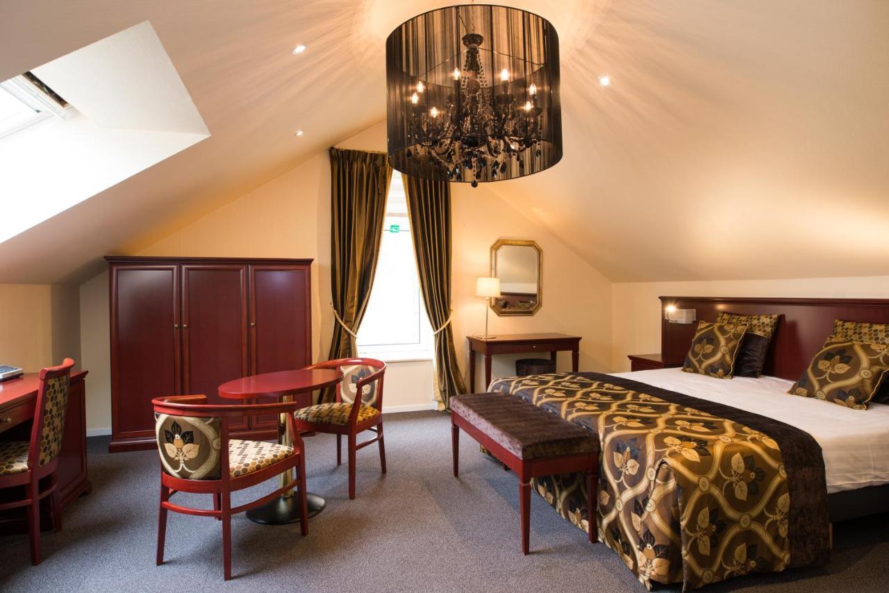 Hof De Draeck Bed & Breakfast Teuven ภายนอก รูปภาพ