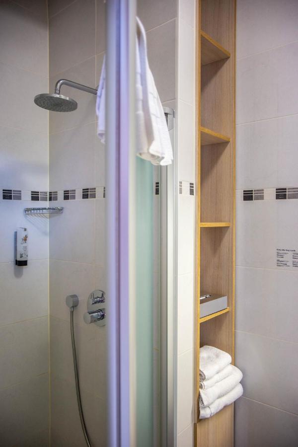 Hof De Draeck Bed & Breakfast Teuven ภายนอก รูปภาพ