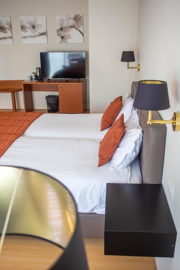 Hof De Draeck Bed & Breakfast Teuven ภายนอก รูปภาพ